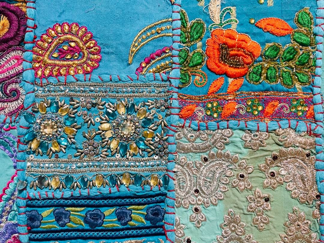 インド ビンテージ サリー パッチワーク タペストリー 刺繍 壁掛け 古布 3