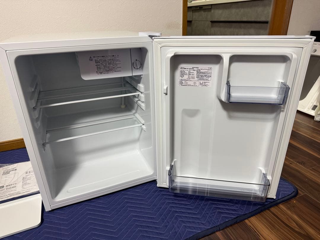 《展示品・未使用品》アビテラックス60L小型冷蔵庫　AR-60E4 2025年製