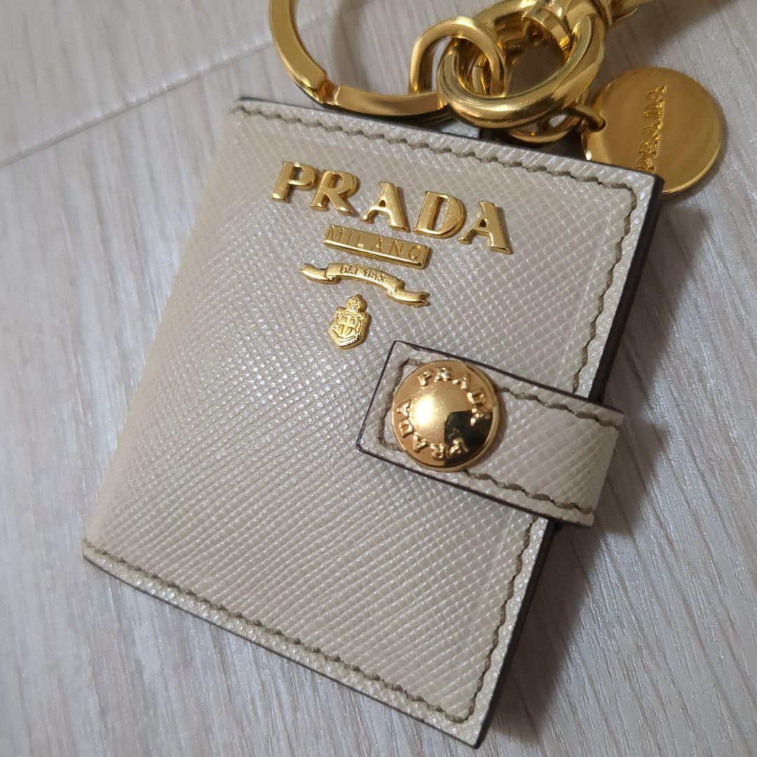 【極美品】PRADA プラダ バッグチャーム キーリング ノートモチーフ