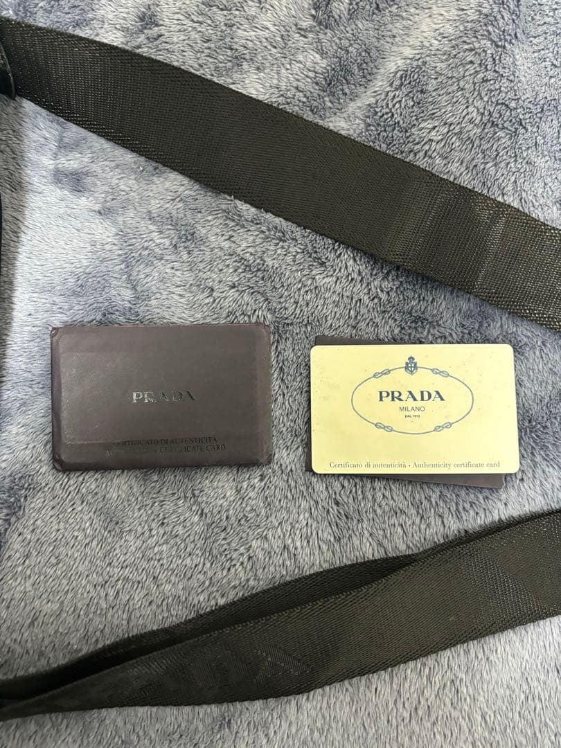 早い者勝ち！PRADA ブラック ショルダーバッグ　メッセンジャーバッグ