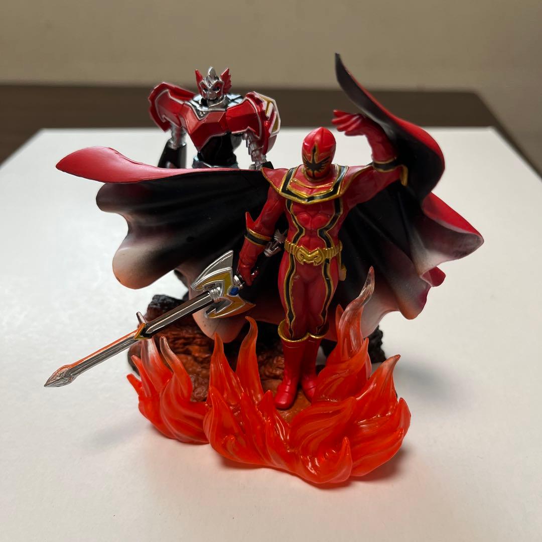 黒十字軍ポーチと戦隊ヒーロー ジオラマフィギュア セット - メルカリ