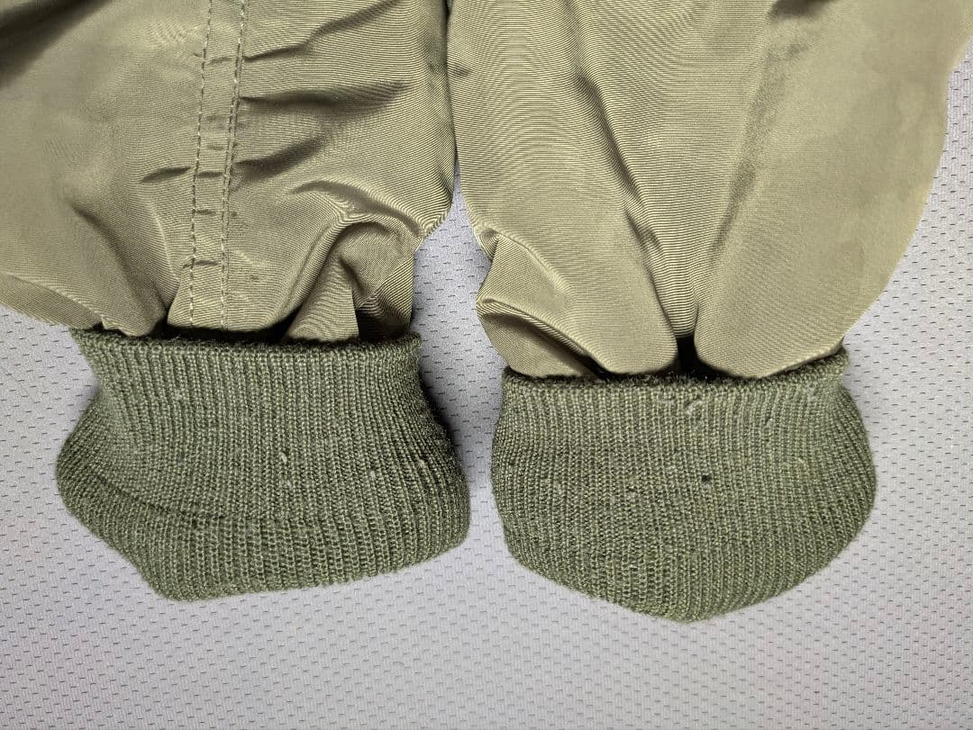 ココ　AVIREX　MA-1 フライトジャケット　カモフラ　迷彩　カーキ