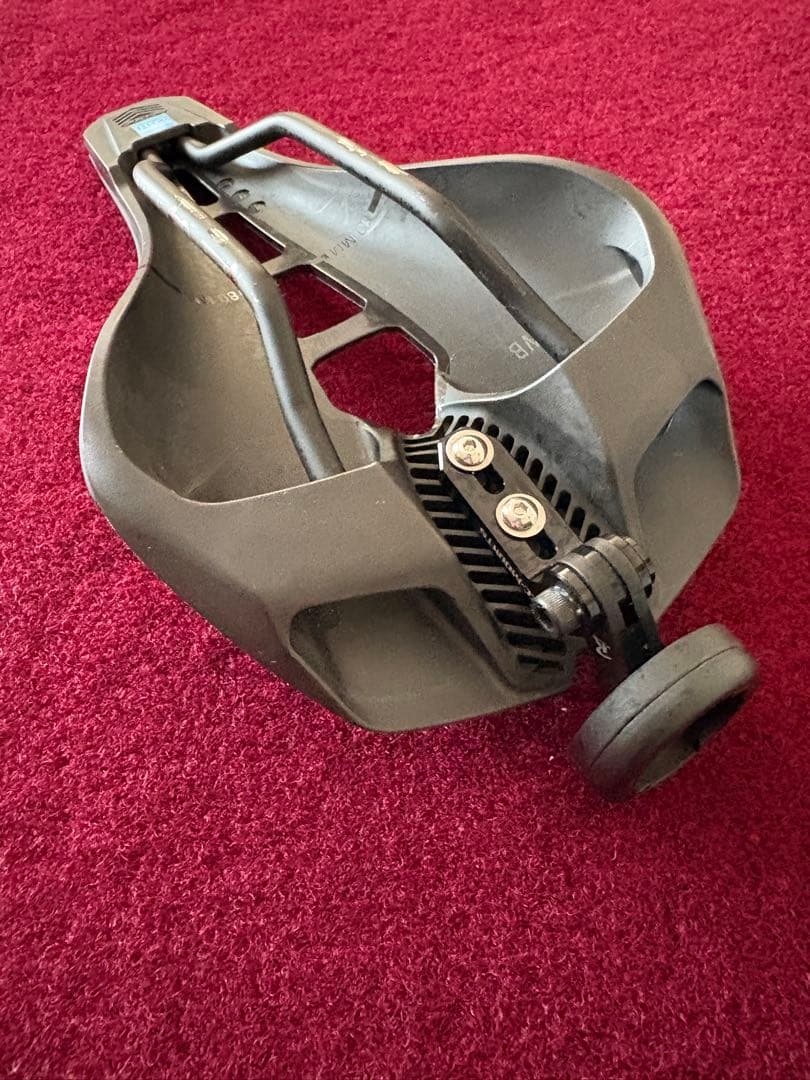 シマノプロ　ステルスカーブドサドル　142mm