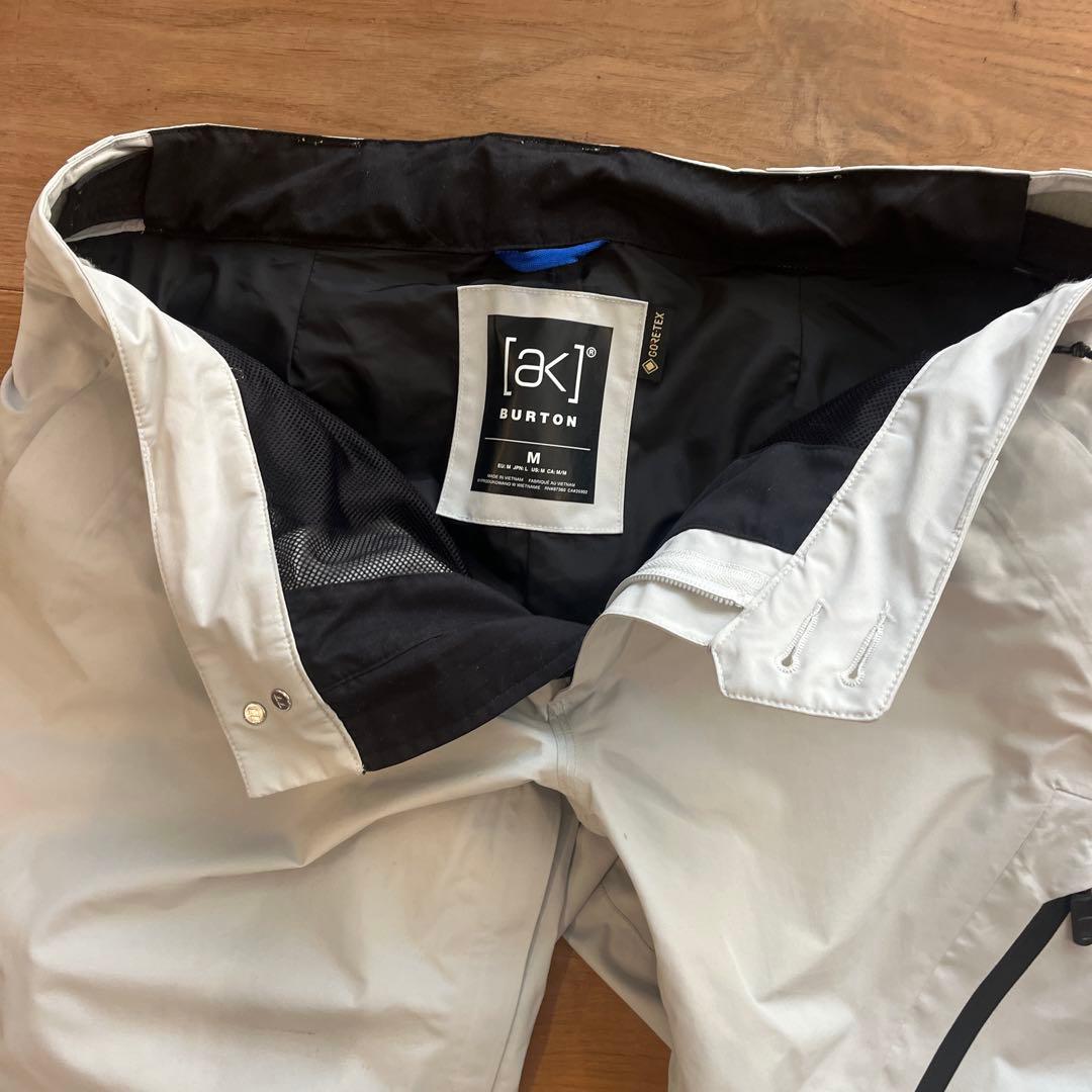 バートン　2025スノーボードウェアMサイズ　上下セット