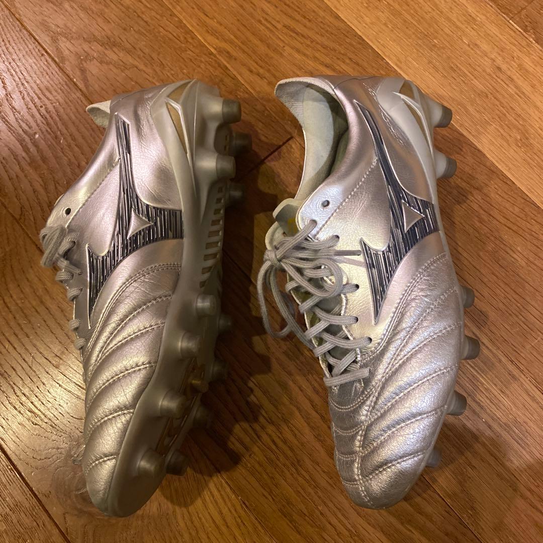 モレリアネオ4 24.5シルバー