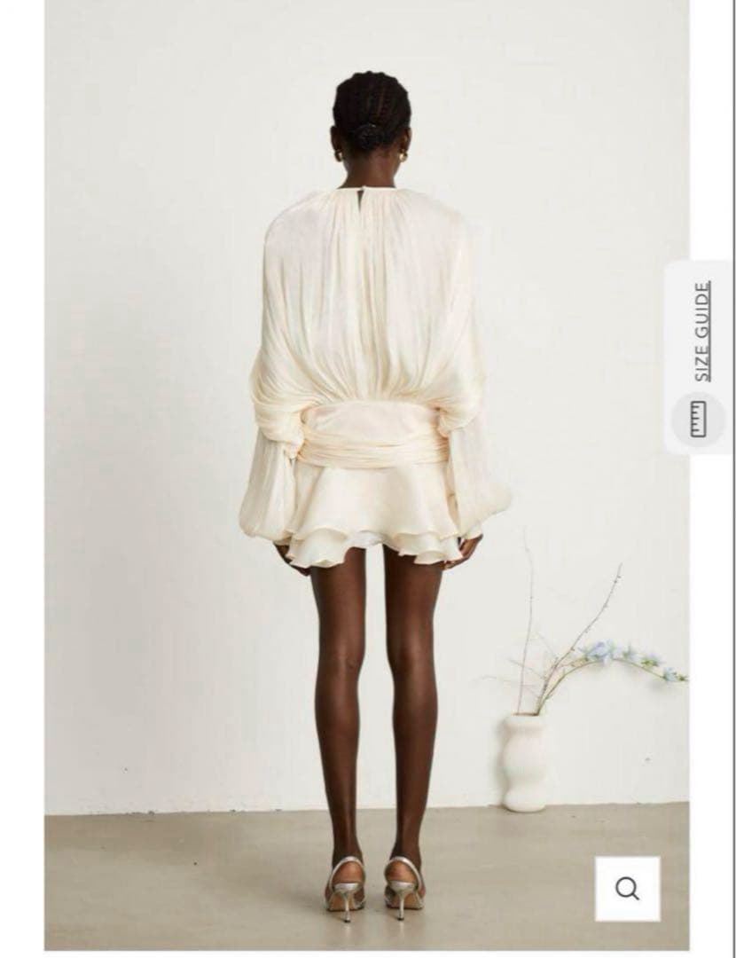 Miss Rosier アイボリー フリル付き長袖ミニワンピース