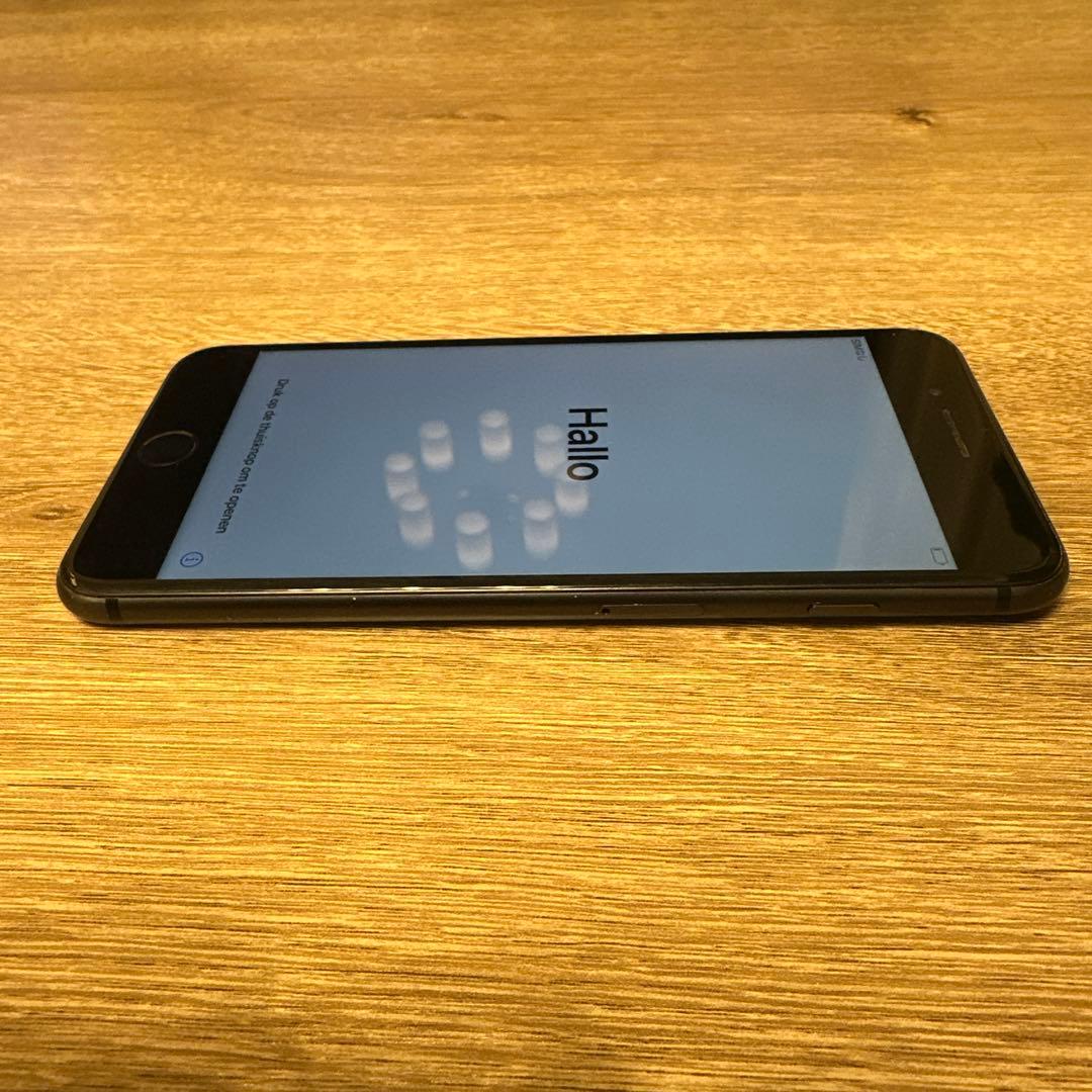 スマートフォン本体 iPhone8Plus 64GB