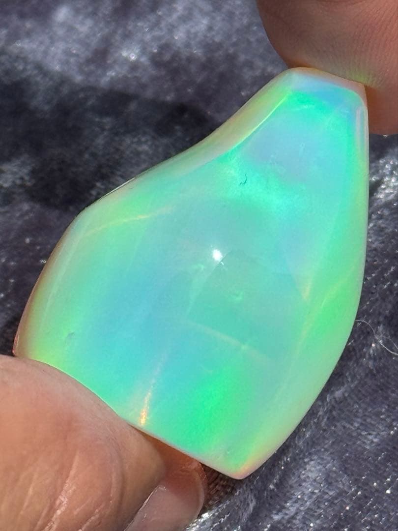 人工オパール　三線バチ　オーロラ模様