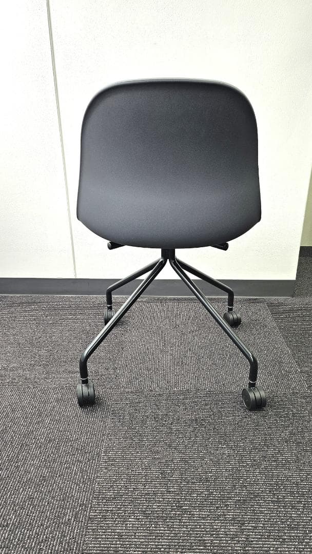 【美品】ITOKI　nino(ニーノチェア)　ミーティングチェア・多目的チェア