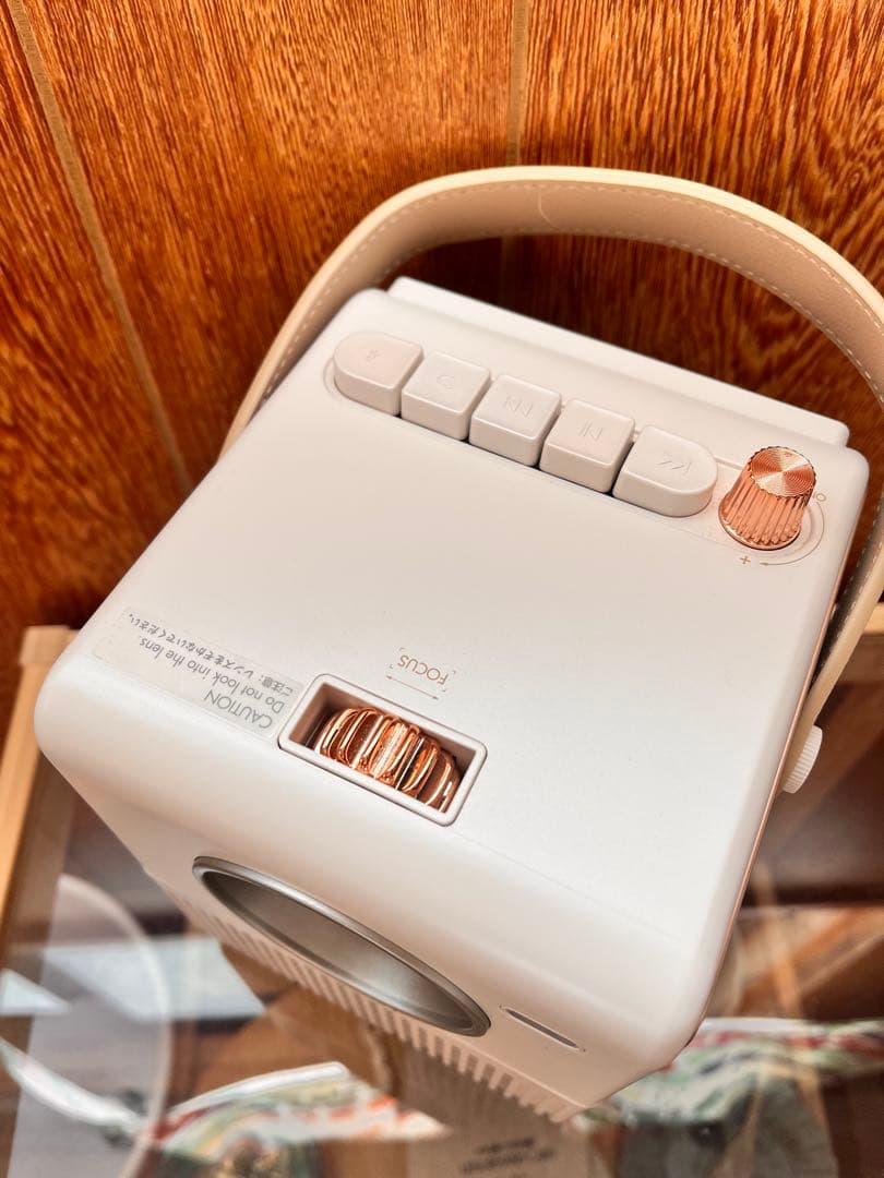 emotn プロジェクター 本体 クリーム色 プロジェクター consterior.com