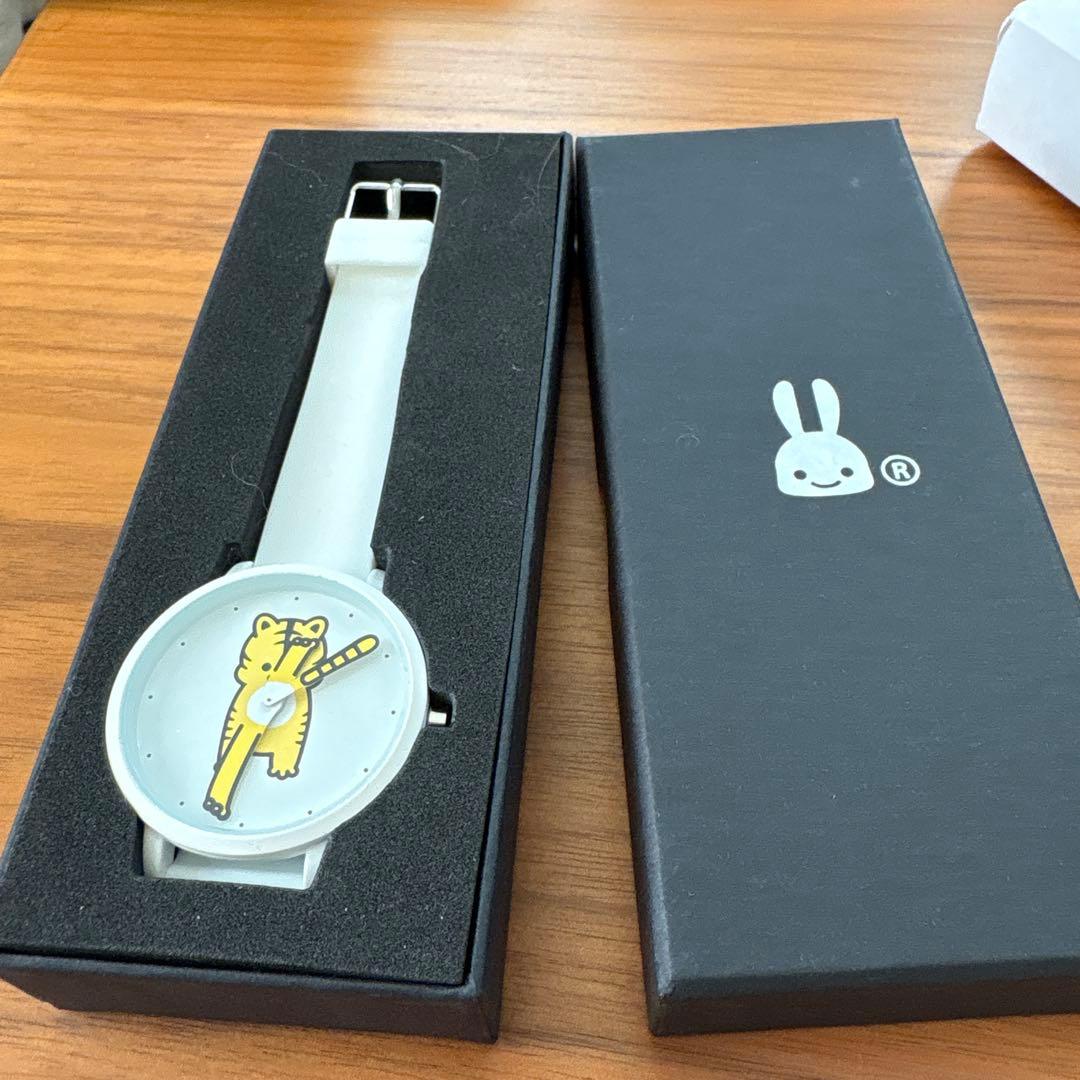 CUNE シリコンバンドウォッチ動くとらちゃん - メルカリ