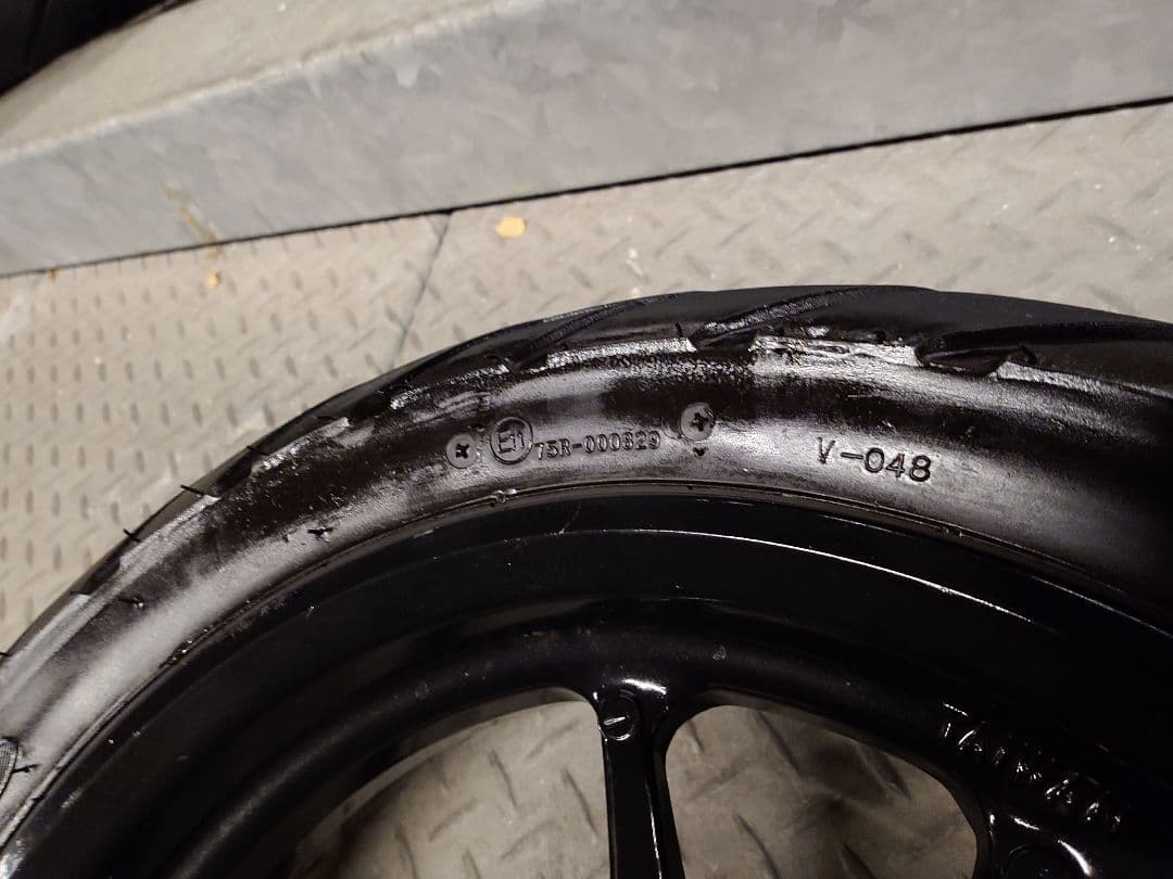 ヤマハ純正DURO 120/70-12 即装着可 グリファス