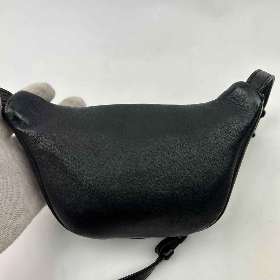 【美品】アエタ　ボディバッグ　ウエストポーチ　S ディアスキン　レザー　ブラック