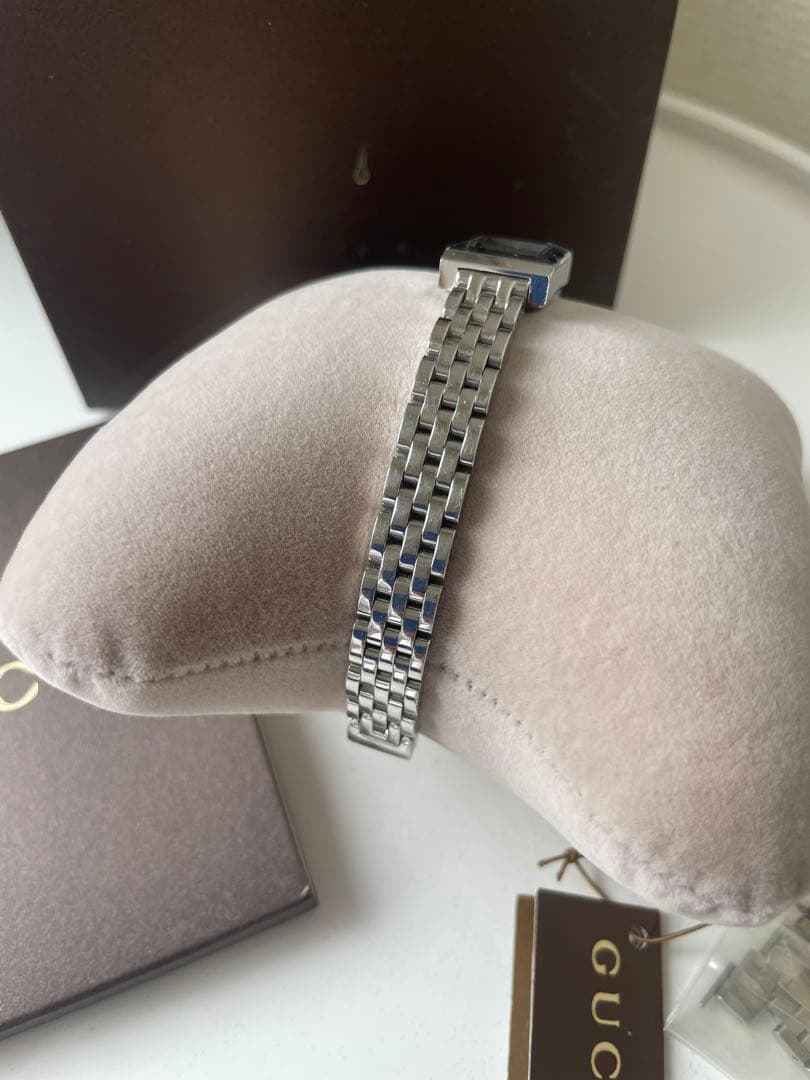 GUCCI 時計 3Pダイヤ Gフレームコレクションブランド ステンレスシルバー