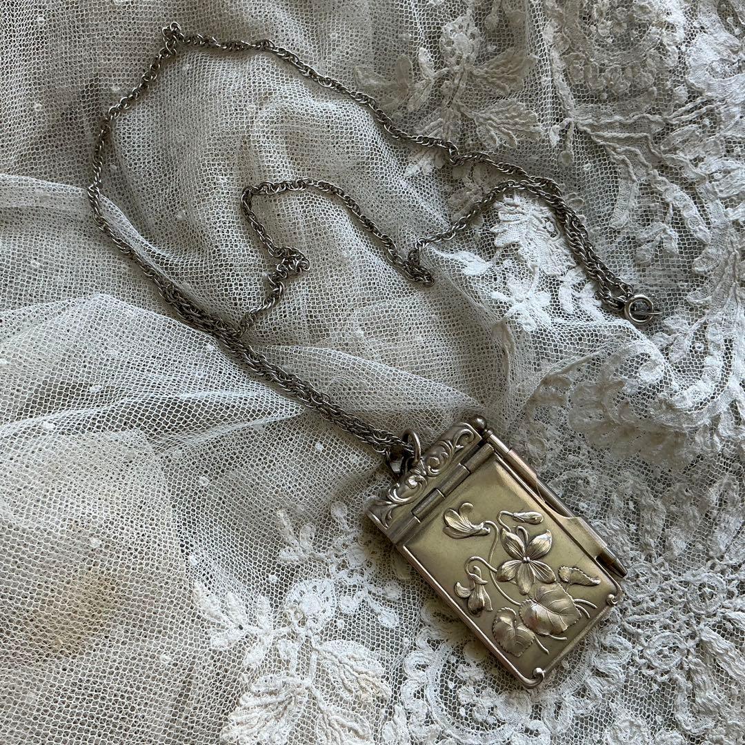 フランス　アンティーク　すみれ　カルネドバル　シルバープレート　ペンダントトップ