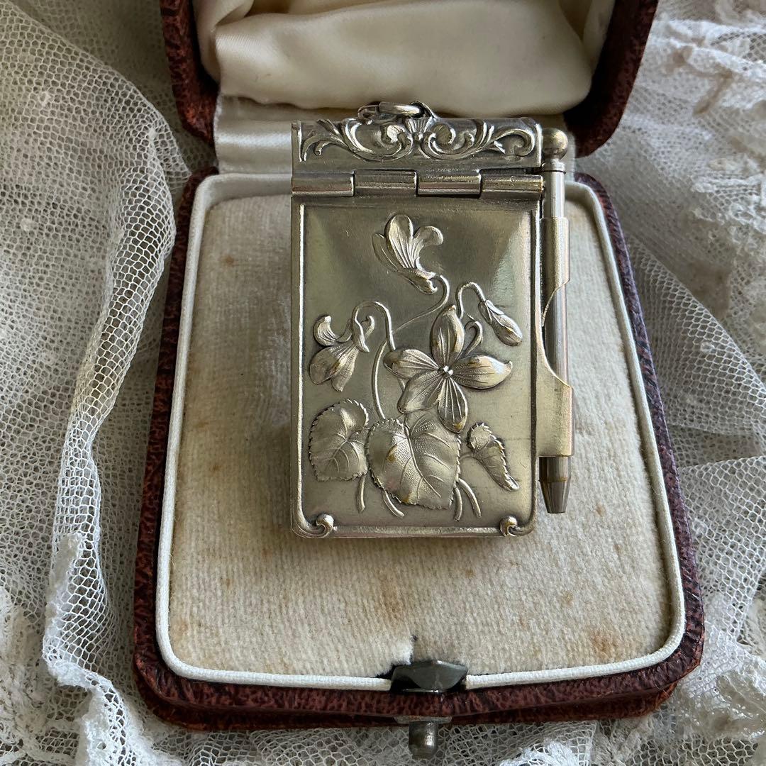 フランス　アンティーク　すみれ　カルネドバル　シルバープレート　ペンダントトップ