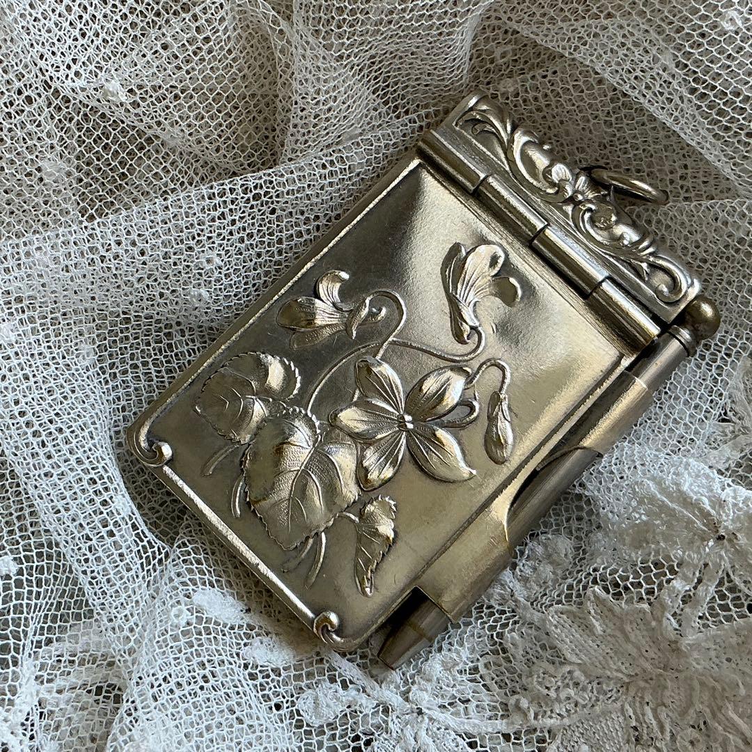 フランス　アンティーク　すみれ　カルネドバル　シルバープレート　ペンダントトップ