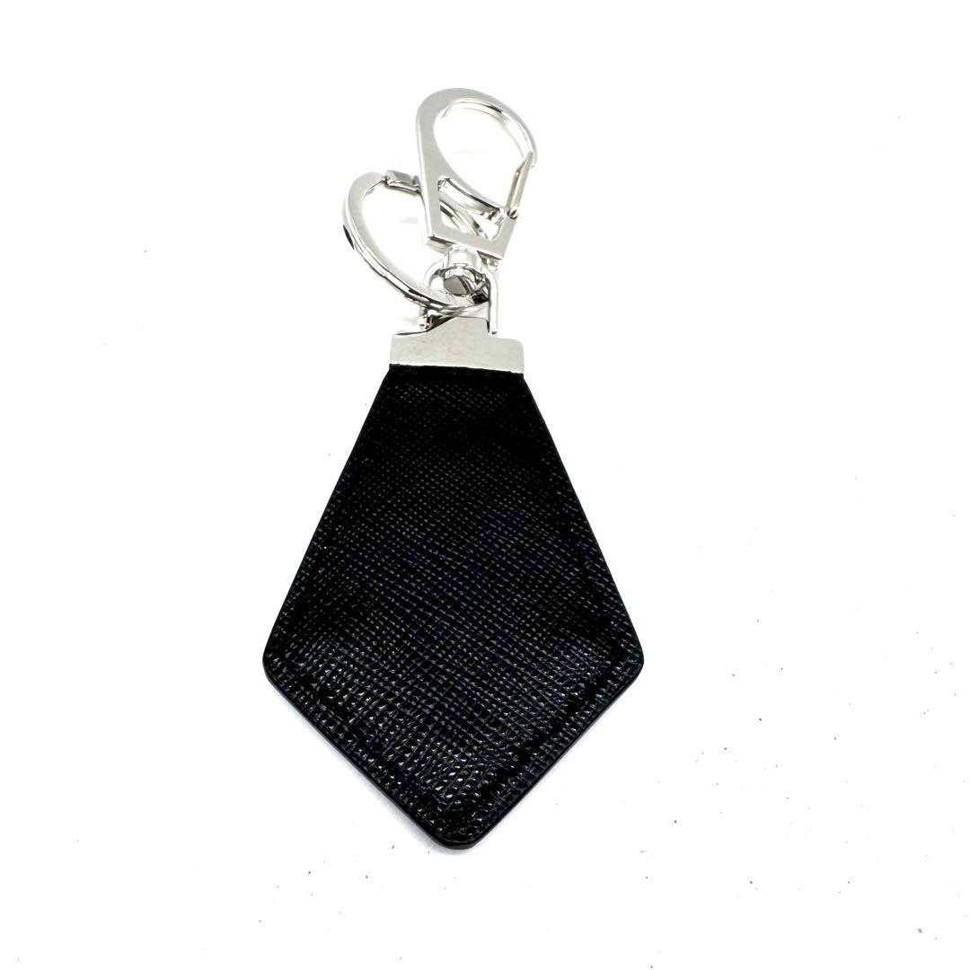 未使用級美品✨】プラダ キーリング 三角プレート サフィアーノレザー