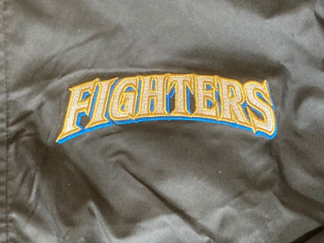 ミズノプロ製北海道日本ハムファイターズオーセンティック長袖ゲーマージャケット