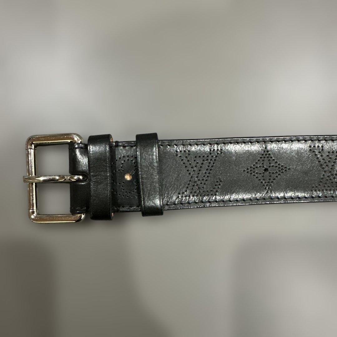 LOUIS VUITTON ブラックレザーベルト　マヒナ