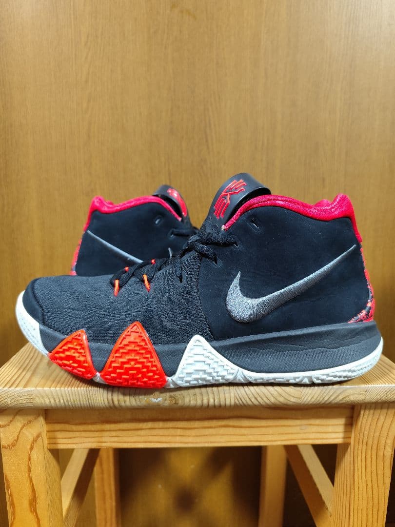 Nike Kyrie 4 Think 16 ナイキ　カイリー4