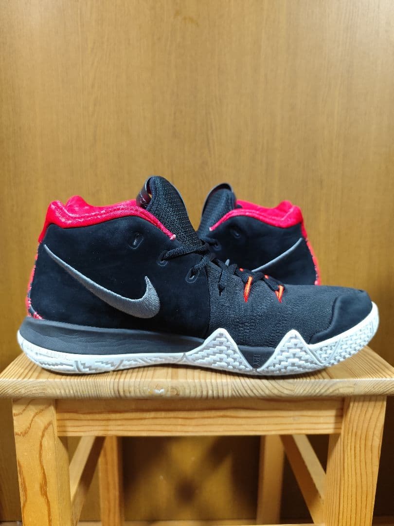 Nike Kyrie 4 Think 16 ナイキ　カイリー4