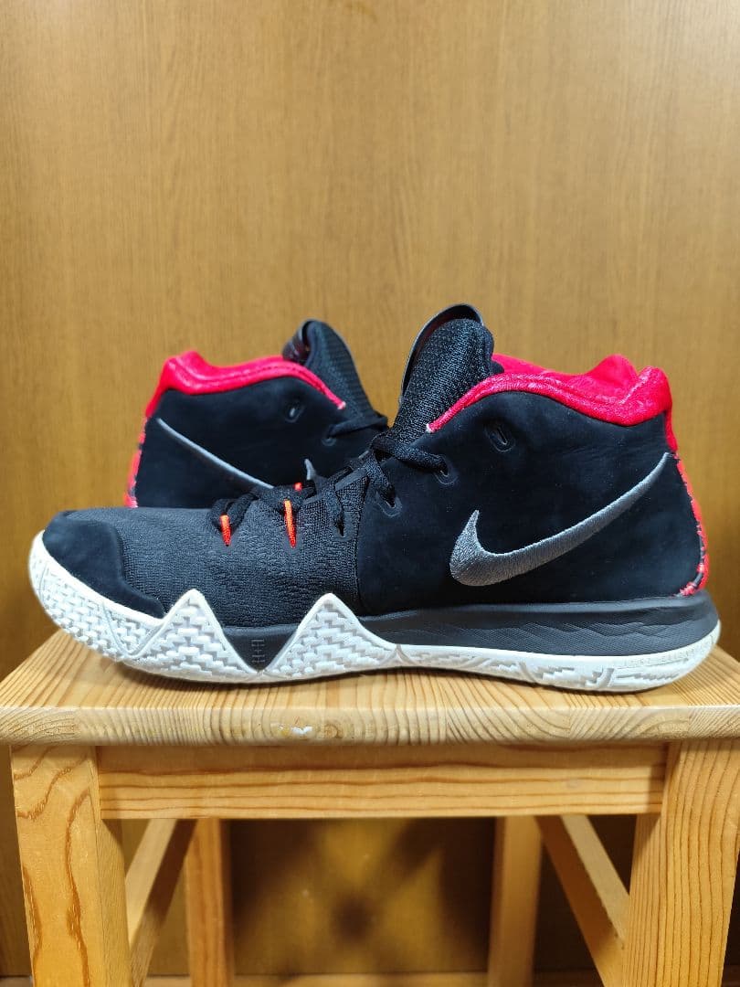 Nike Kyrie 4 Think 16 ナイキ　カイリー4