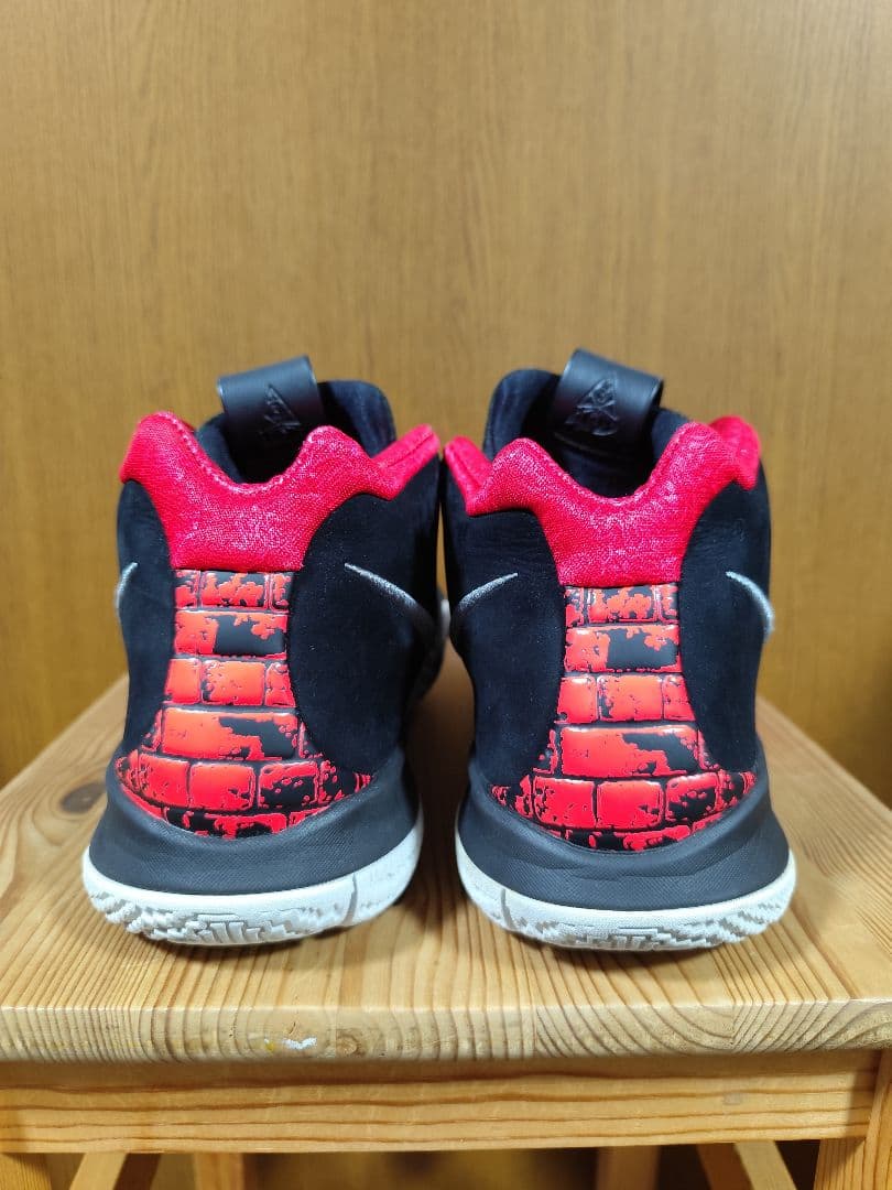 Nike Kyrie 4 Think 16 ナイキ　カイリー4