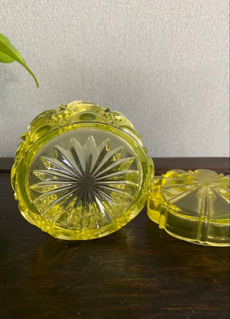 ベルギー ヴァルサンランベール ウランガラス 小物入れ