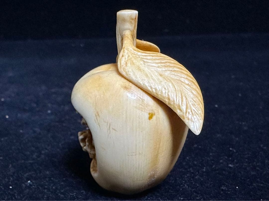 極上　置物　根付　天然素材　彫刻 　細密細工　骨董　アンティーク