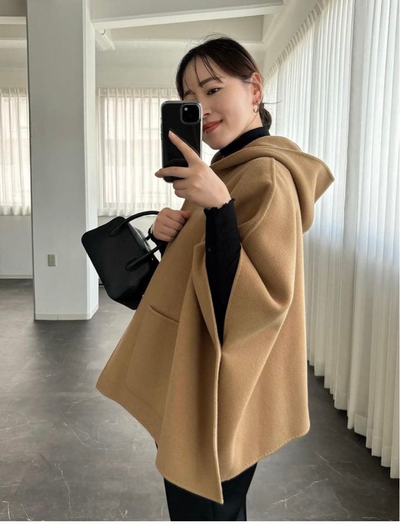 新品未使用未試着】OHGA リバーポンチョベージュ