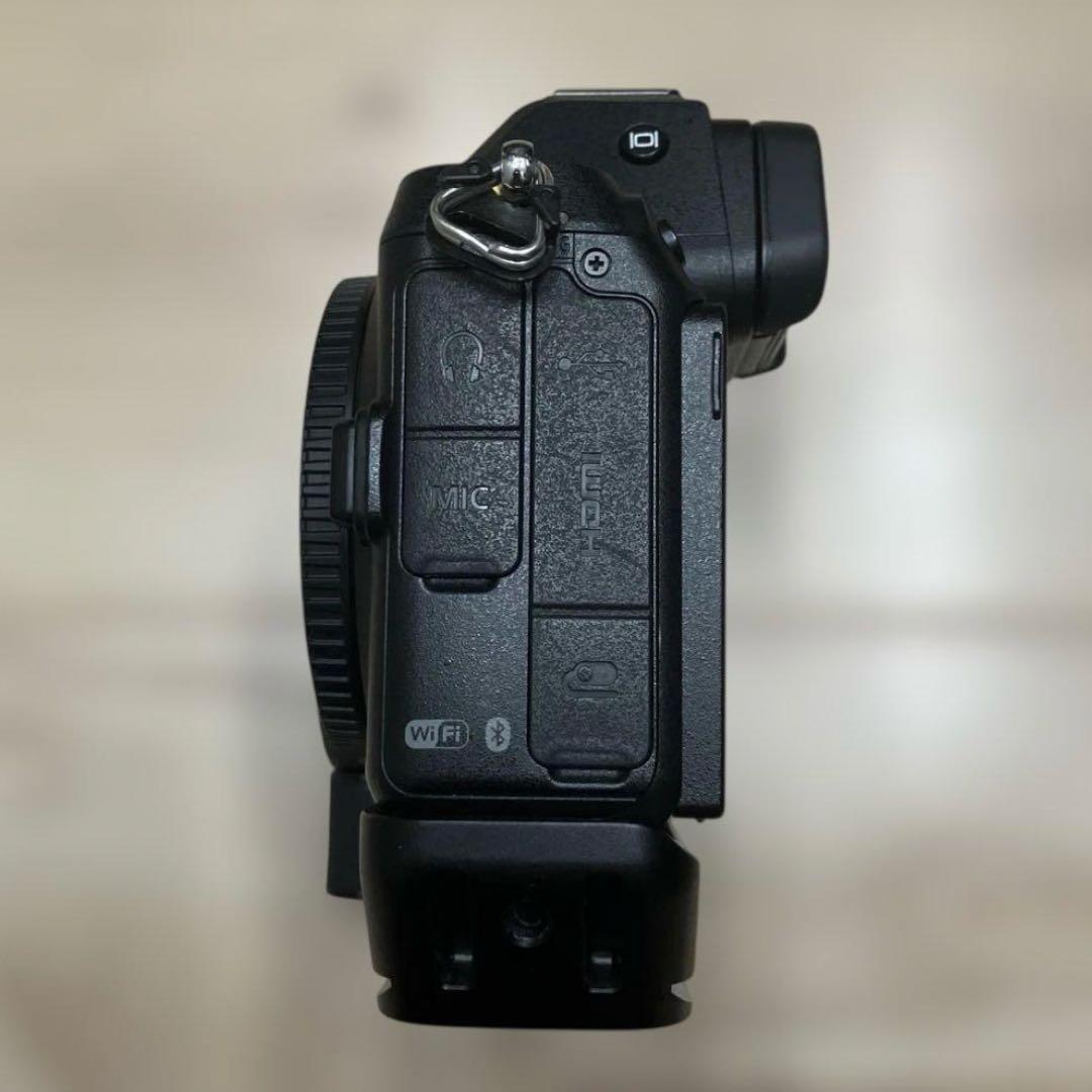 NIKON Z5 ミラーレス一眼　キョウトボーイズのストラップ付
