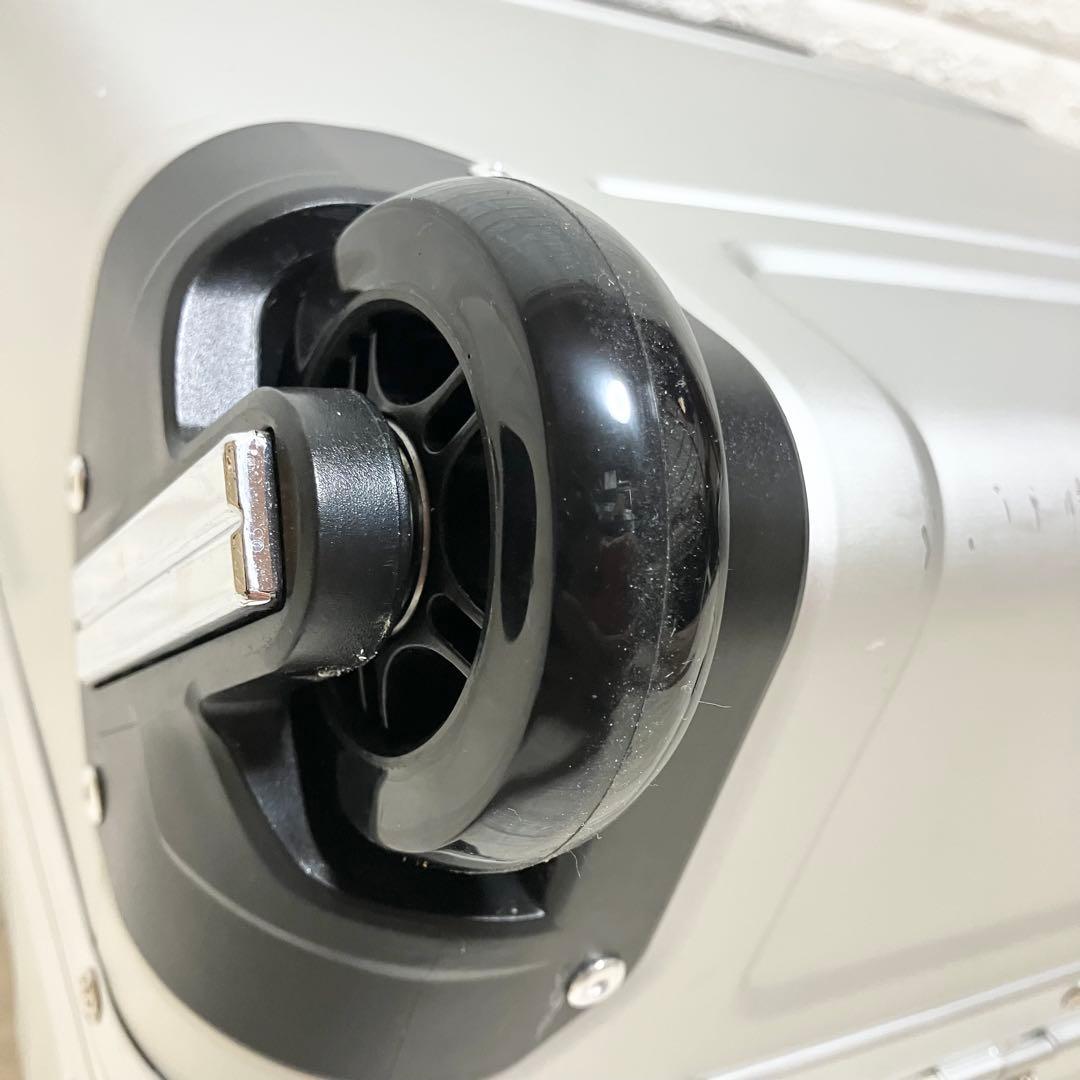 廃盤品】美品！ビジネスマンに！ゼロハリバートン アルミ製 キャリー