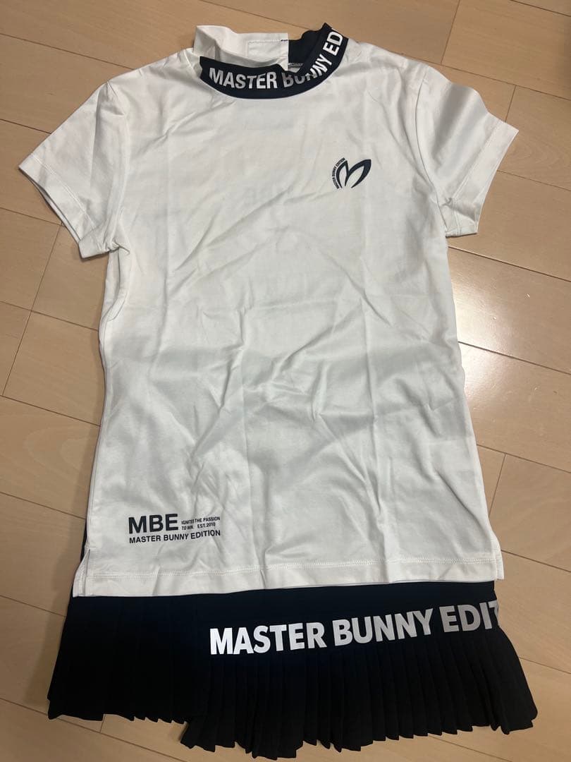 MASTER BUNNY EDITION モックネック＋スカートセットアップ