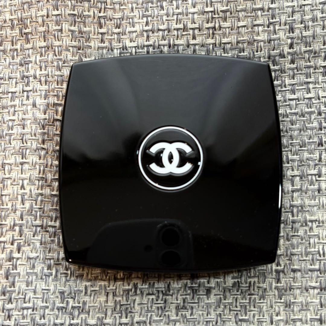 シャネル レキャトルオンブル ブトン クチュール 219