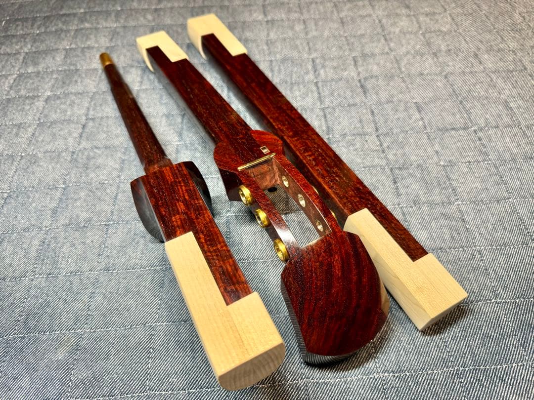 【虎縮杢・極】特上 津軽三味線 子持綾杉 仮継付 本黒檀糸巻 美品 太棹 三味線