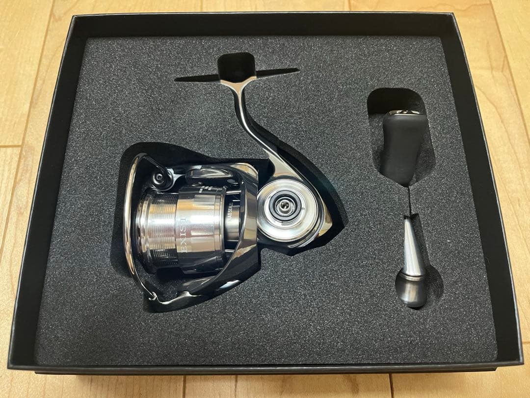 【タケシ】【新品未使用品】ダイワ　22イグジスト　SF1000S-P