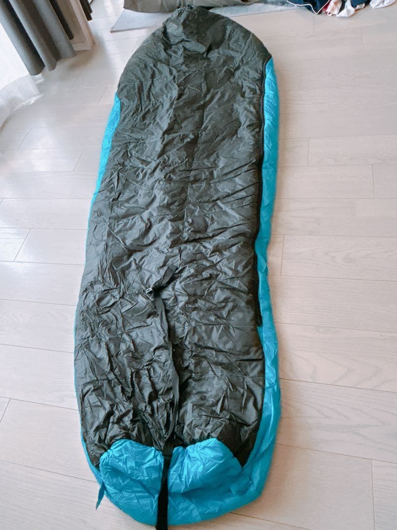 ISUKA Alpha Light 700 X 3シーズン寝袋