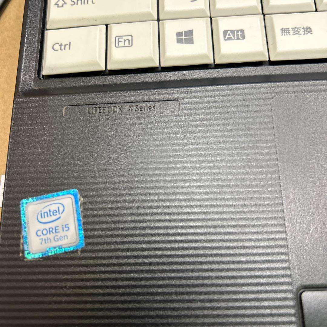 富士通　LifeBook A577 8GB/256GB Core i5