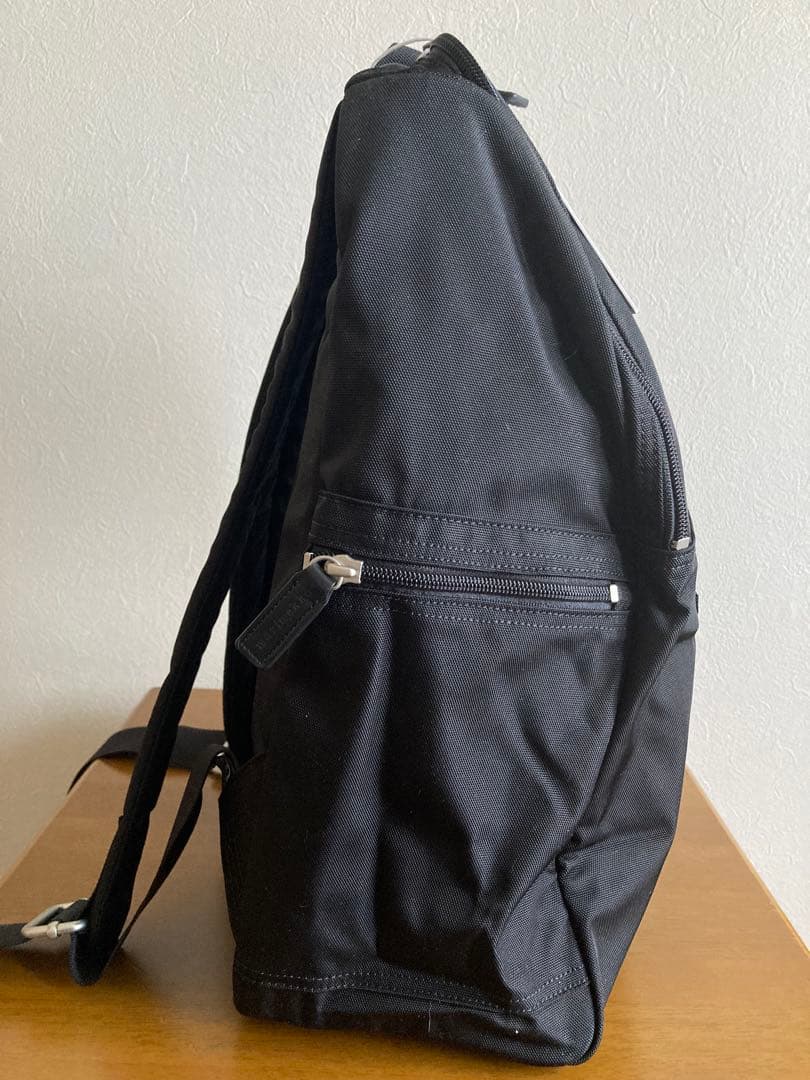 【タグ付き未使用】マリメッコ　marimekko Metro バックパック　黒