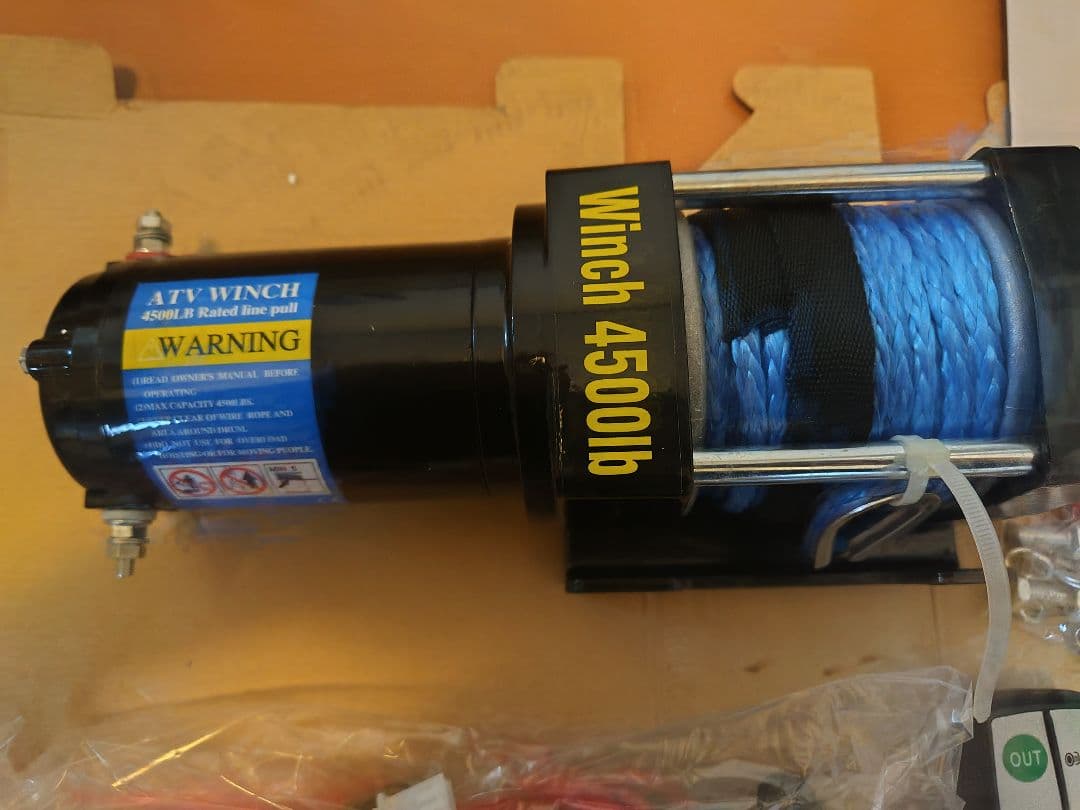 ウィンチ　ロープタイプ　12V