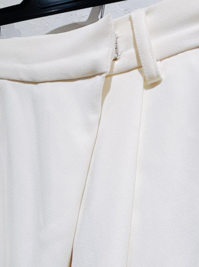 【SOEJU ソージュ】　タックパンツ オフホワイト M