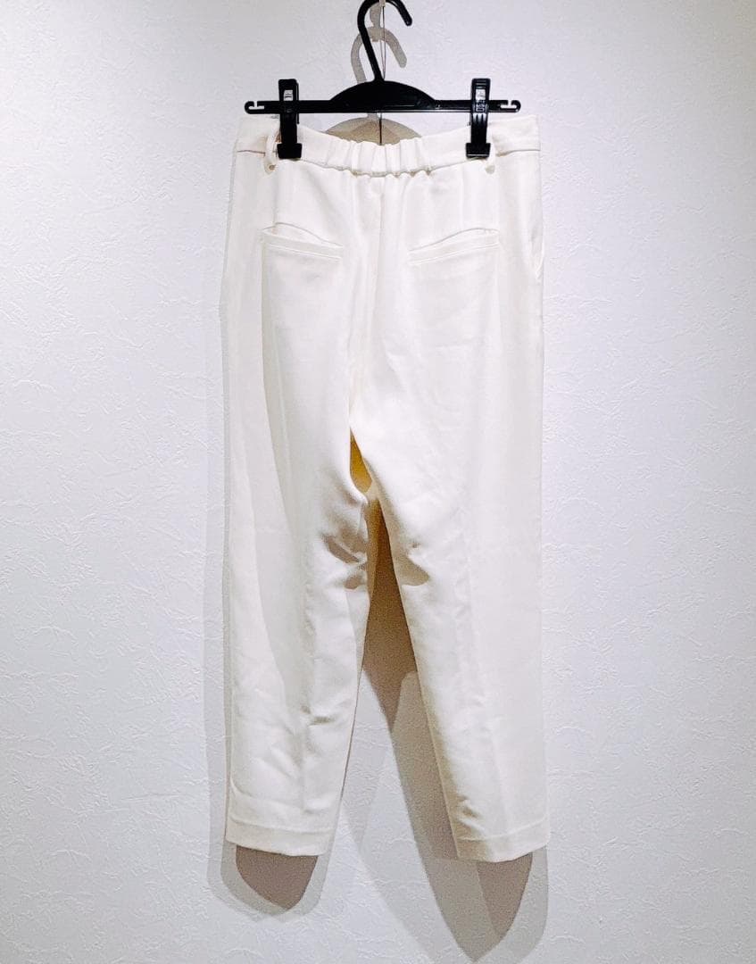 【SOEJU ソージュ】　タックパンツ オフホワイト M