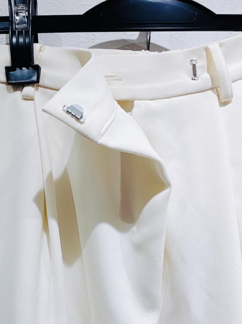 【SOEJU ソージュ】　タックパンツ オフホワイト M