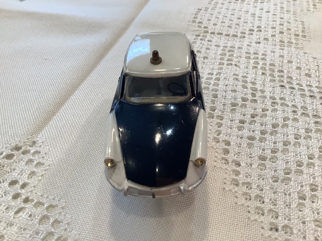 美品　仏製DINKY TOYS シトロエンポリスDS19 ミニカー