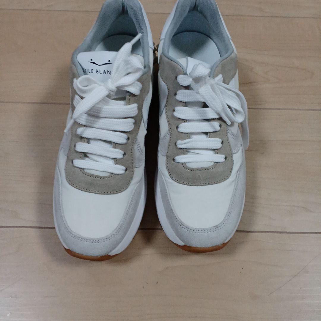 新品VOILE BLANCHE スタッズ付きスニーカー