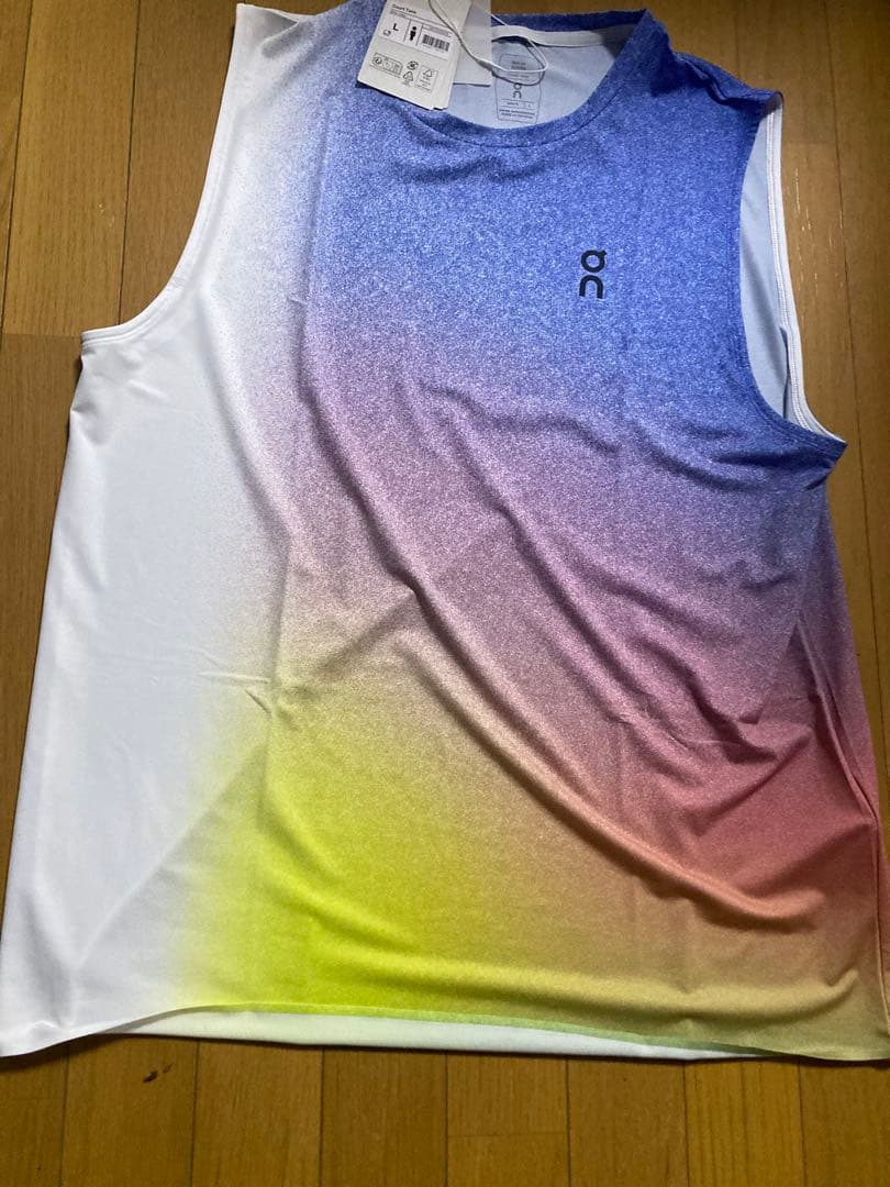 オン　タンクトップ
