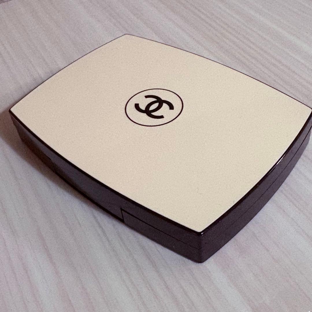 未使用 シャネル レ ベージュ パレット ナチュレル レ ザンディスパンサーブル