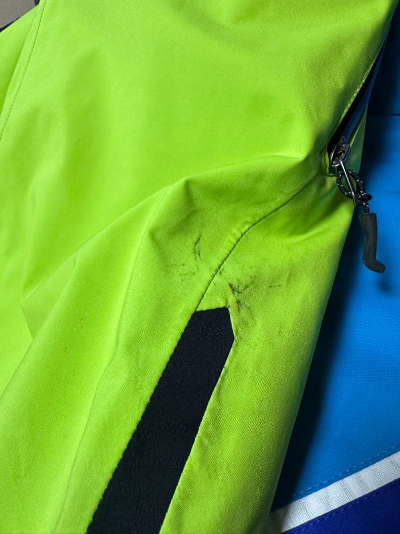 スキーウェア　デサント　DESCENTE FABLICE