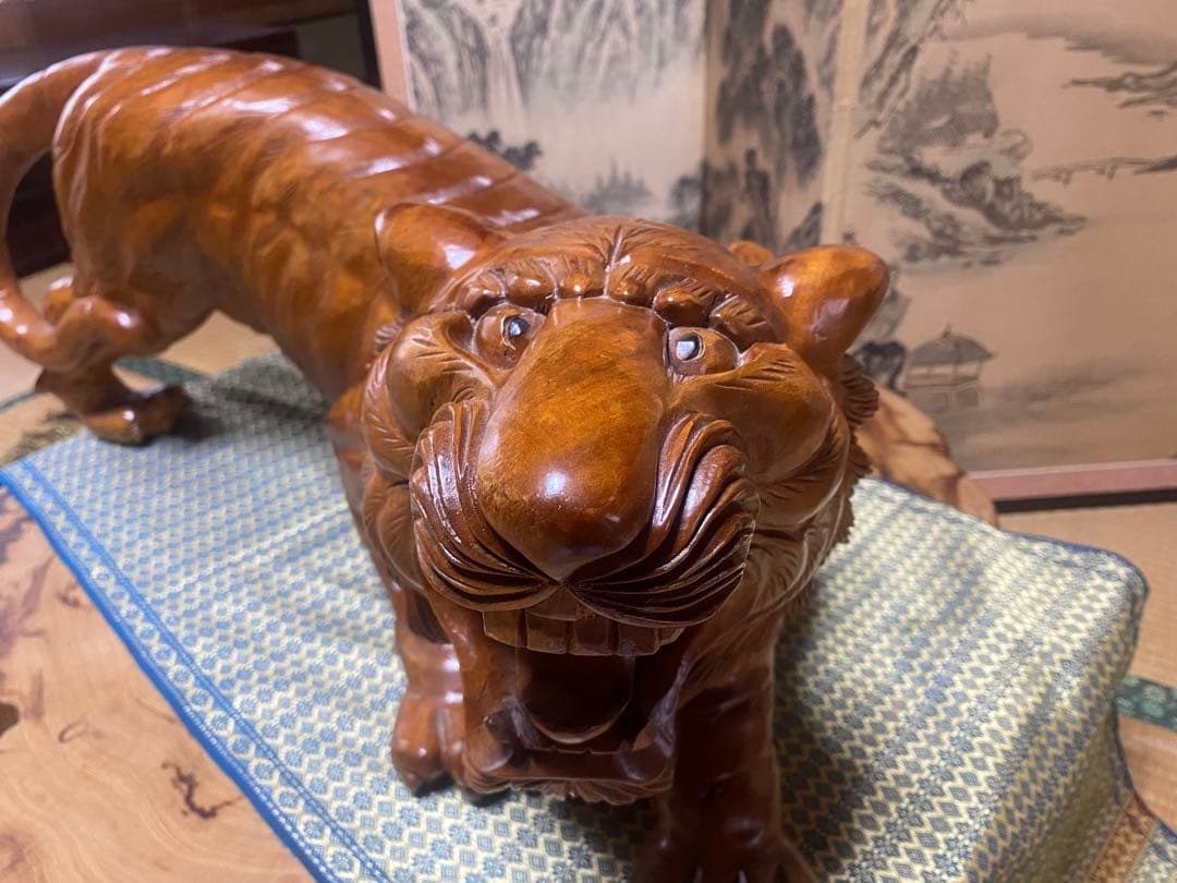 虎 木彫り 置物 - メルカリ
